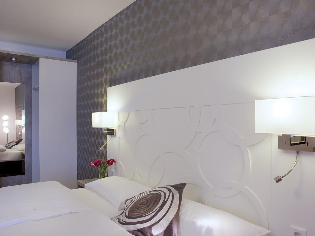 Hotel Karolinger Hof Льорш Стая снимка